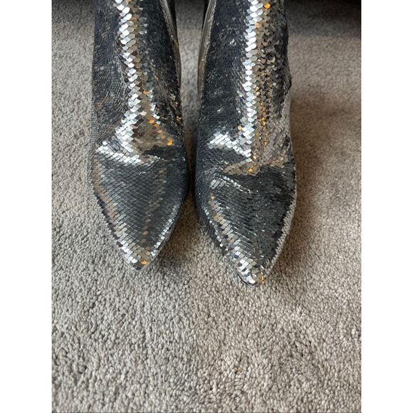 ALICE AND OLIVIA Celyn Sequined Ankle Booties In Silver, $595 Sz 9.5 - Picture 4 of 11